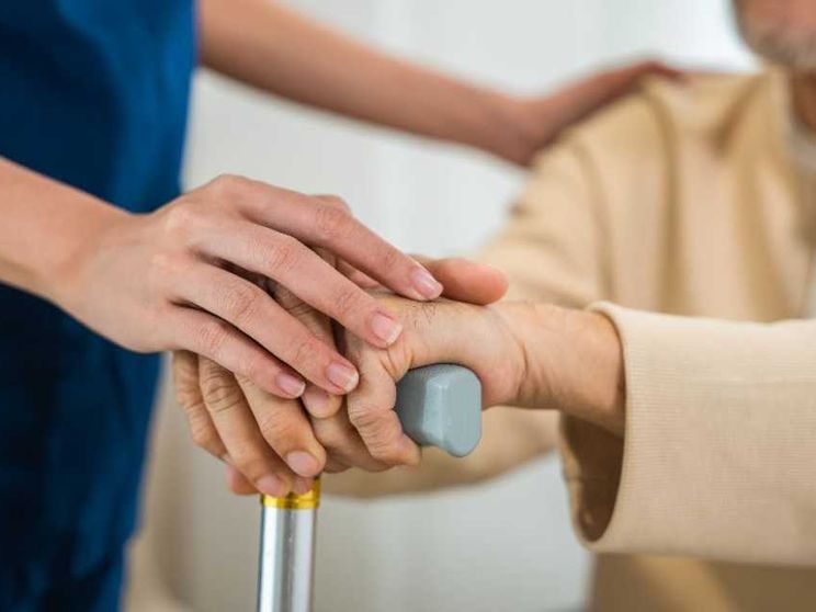 «Ascoltiamo i malati: chiedono cure palliative, non la morte»