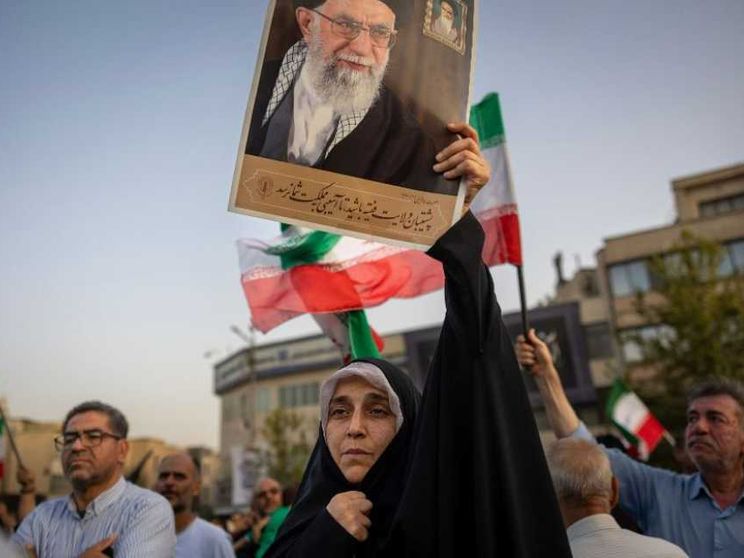 L'illusione del cambio di regime a Teheran. Ma una crepa c'è