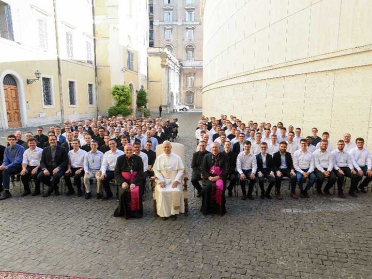 Il Papa ai seminaristi: protagonisti, ma non “solisti”. Le crisi? Sono utili