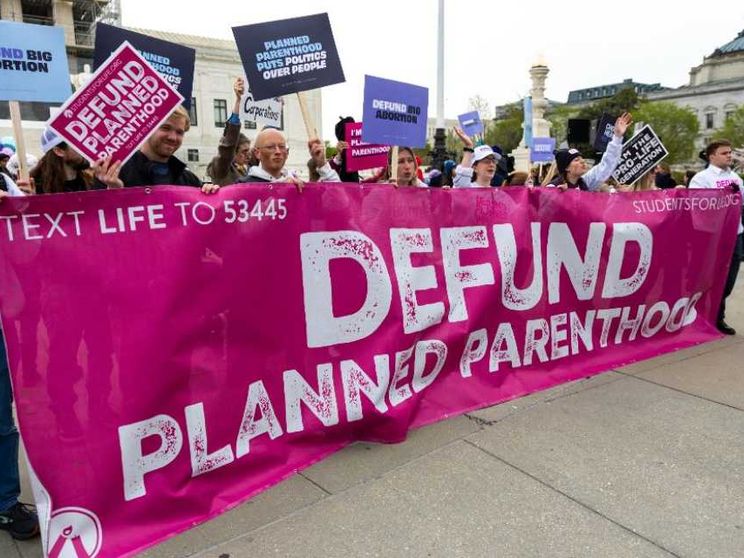 La Corte Suprema ha tagliato i fondi agli abortisti di Planned Parenthood