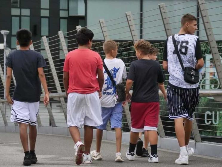 C'è un allarme bullismo tra i giovani e gli stranieri sono i più presi di mira