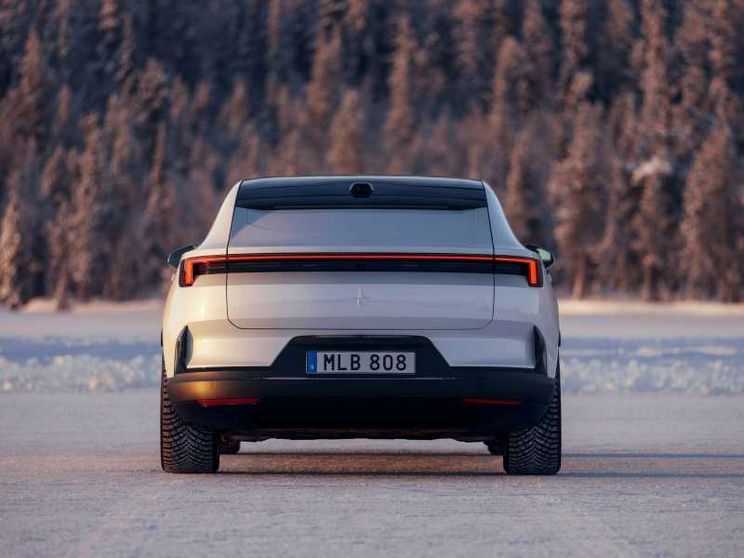 Polestar 4, com'è e come va la prima auto senza lunotto posteriore