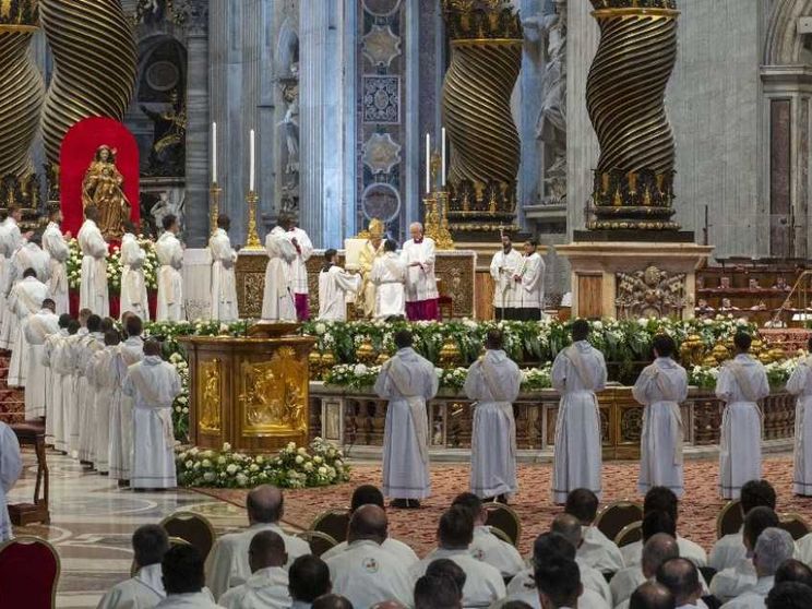 Il Papa ai sacerdoti: vicini alla gente e capaci di perdono