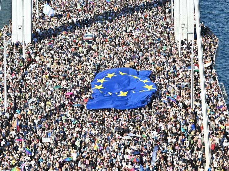 Festa e tensioni, a Budapest il Pride supera i divieti di Orbán