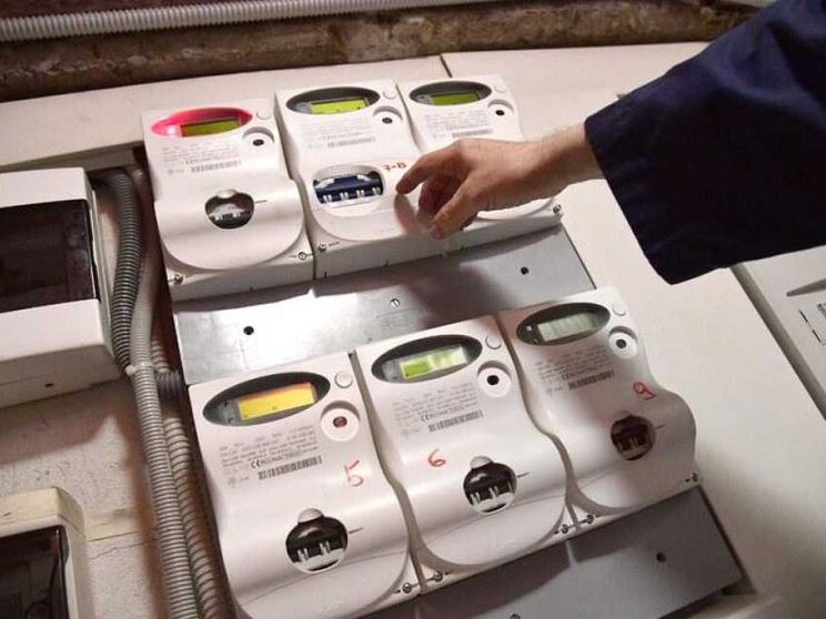 Arrivano i 200 euro di sconto in bolletta. Chi ne ha diritto e come funziona