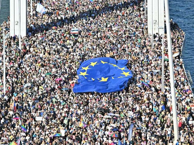 Festa e tensioni, a Budapest il Pride supera i divieti di Orbán