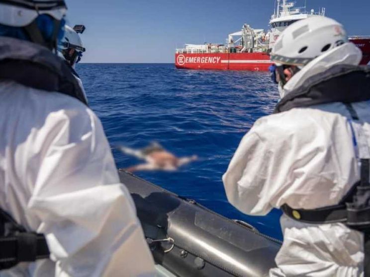 L’orrore dei naufragi fantasma, individuati sei corpi senza vita