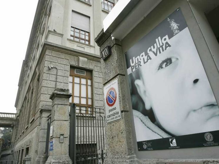 Una “culla per la vita” in ogni ospedale: quante adesioni alla proposta