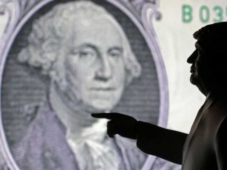 Il dollaro è sempre più debole: chi ci guadagna e chi ci perde