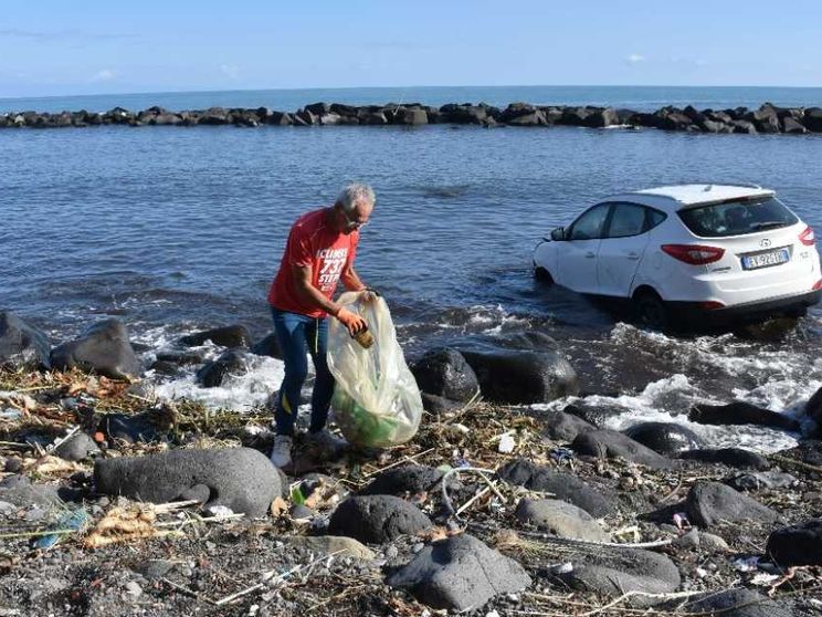 Il Papa: la Terra cade in rovina. I poveri le vittime della distruzione
