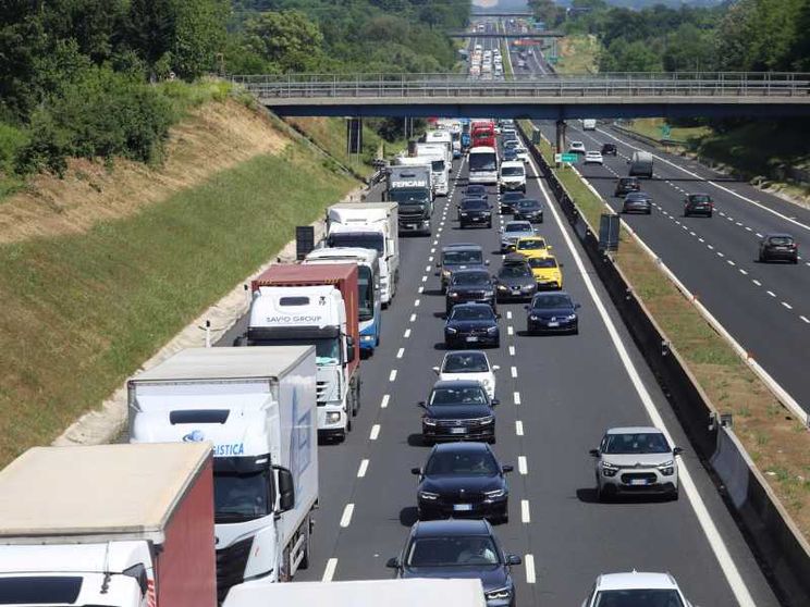 Pedaggi, ipotesi aumento da agosto. Poi emendamento ritirato
