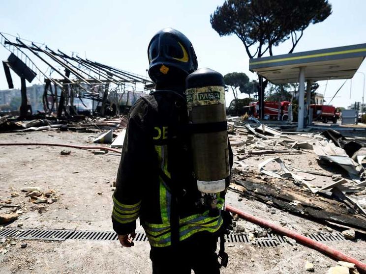 Esplosione in distributore, decine di feriti, due gravi. L'aiuto delle parrocchie