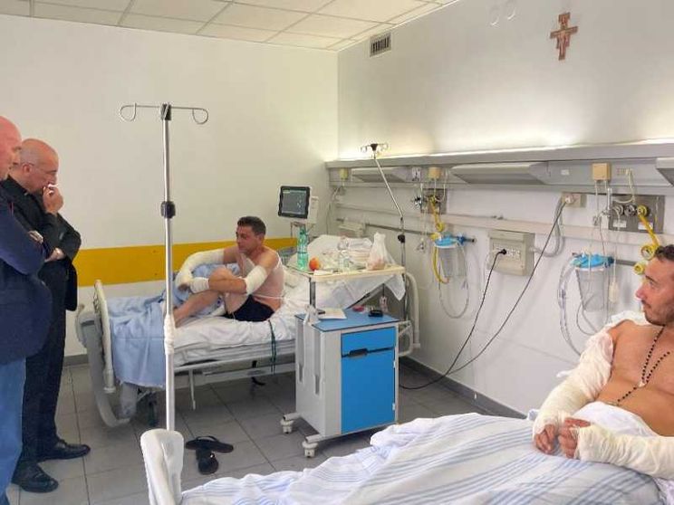 I poliziotti feriti nell'esplosione: «Qualcuno da lassù ci ha protetto»