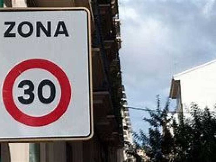 I limiti di velocità? La differenza la fa la strada, non i cartelli