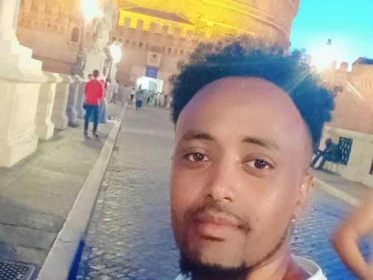 Solomon faceva studiare i piccoli profughi eritrei: ora è un uomo libero