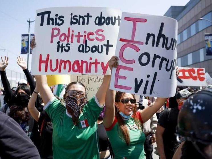 La dispensa del vescovo ai latinos: «Se rischiate, non venite a Messa»