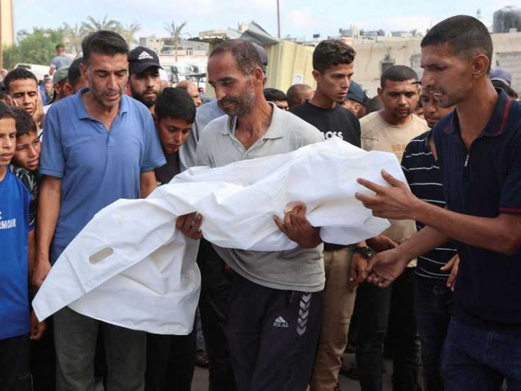 Non c'è tregua a Gaza: decine di morti per il pane