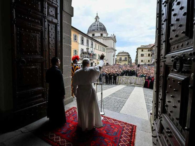 Il Papa: tanti i popoli spogliati e derubati da guerra e povertà