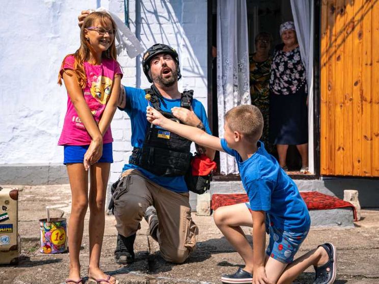 Mattia Bidoli, il mago che ripara le ferite interiori della guerra
