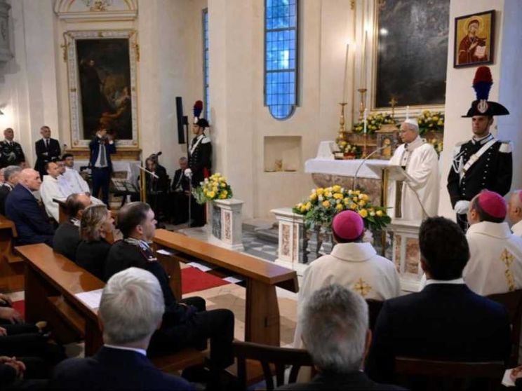 Il Papa ai carabinieri: rispondete al crimine con la legge e l'onestà