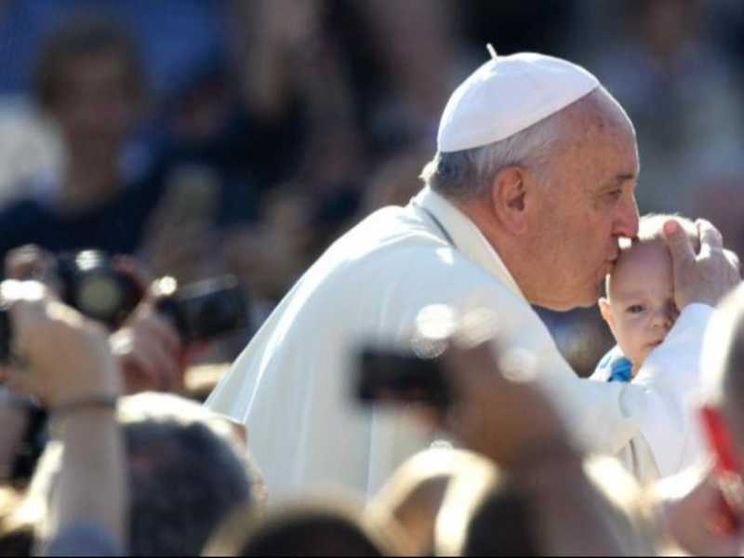 Fede, cuore e desiderio: perché Bergoglio è stato un Papa romantico