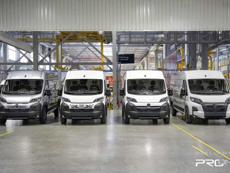 Stellantis ferma i piani per l'idrogeno: "Non ha prospettive"