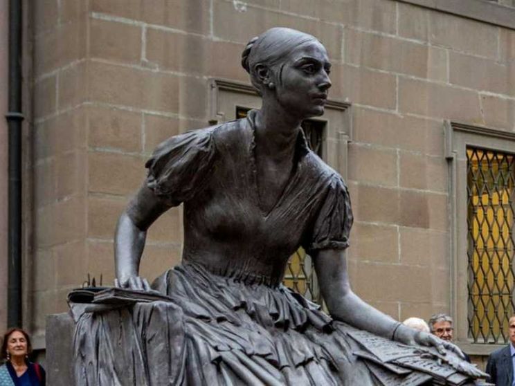 Fermezza e pulizia: Cristina Trivulzio, la prima infermiera