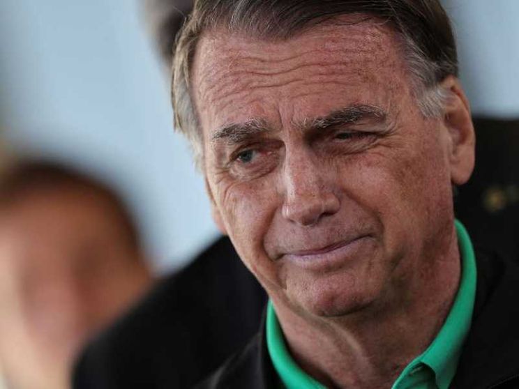 Imposto il braccialetto elettronico all'ex presidente Bolsonaro