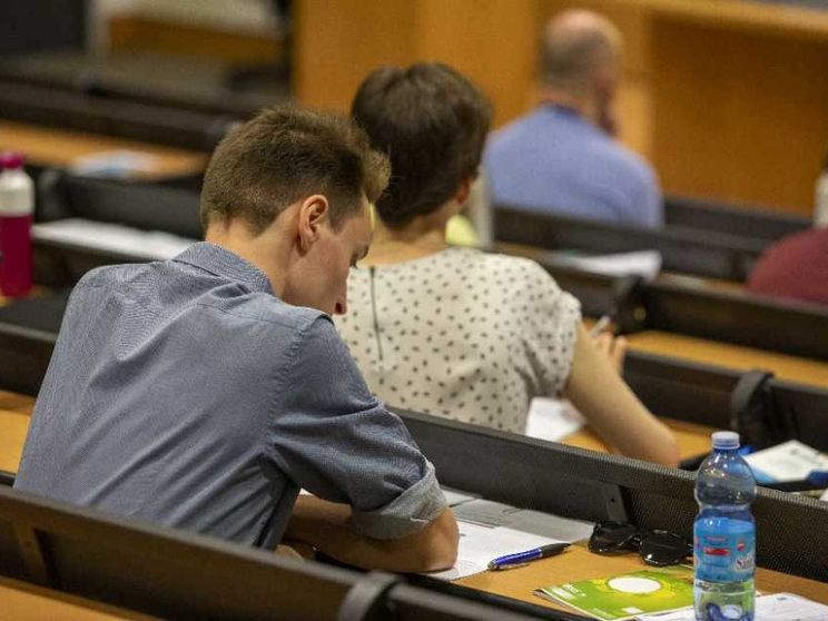 Di padre in figlio: in Italia anche il corso di laurea è questione di eredità