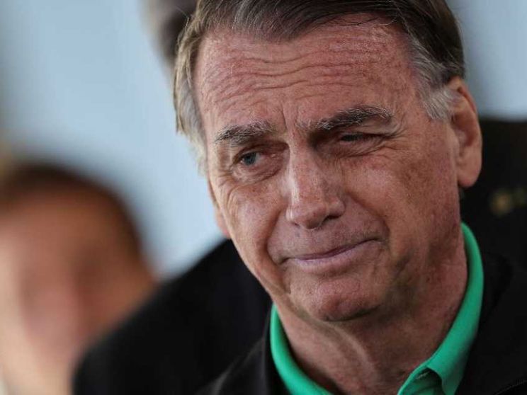 Imposto il braccialetto elettronico all'ex presidente Bolsonaro