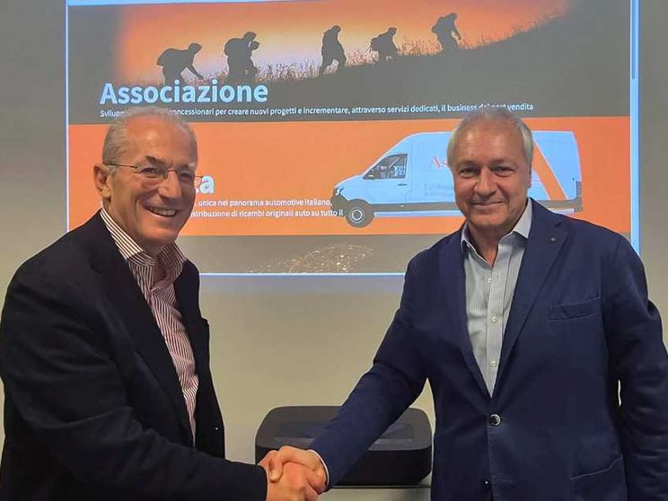 Roberto Scarabel confermato presidente di AsConAuto