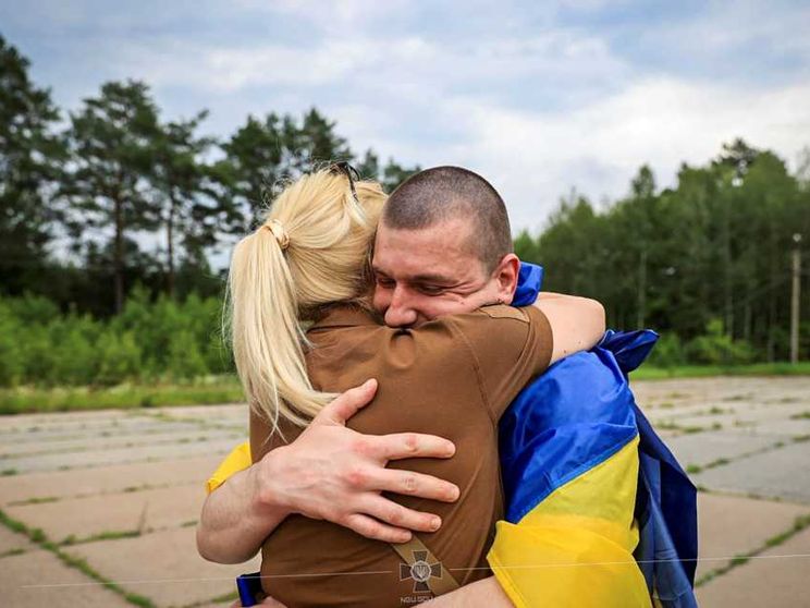 I prigionieri ucraini liberati da Mosca muoiono per le torture