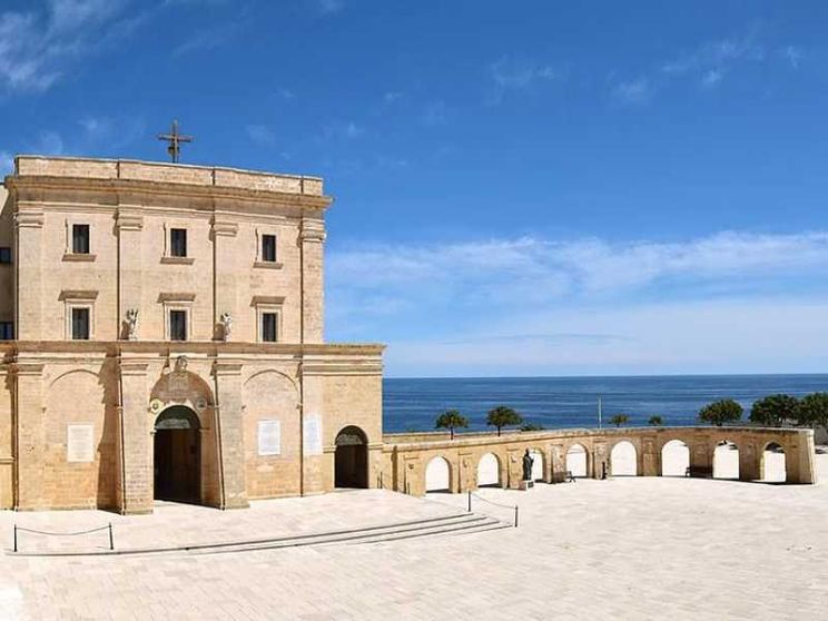 Per fede, non per le foto: i santuari dove le coppie decidono di sposarsi