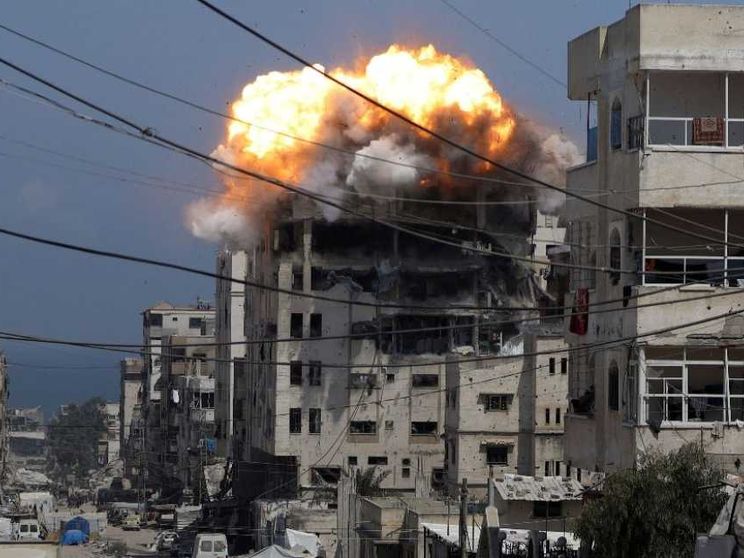 Nuove stragi a Gaza. Il Papa: «Basta barbarie»