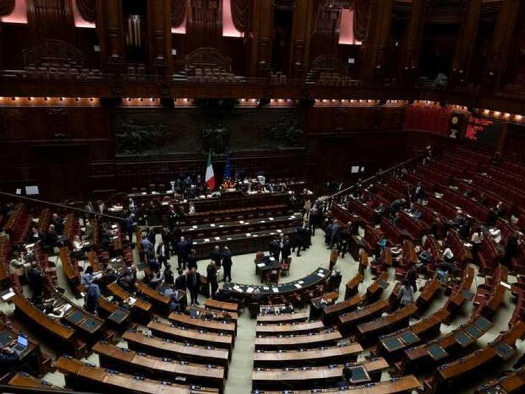 M5s denuncia il “giallo” sugli stipendi dei deputati