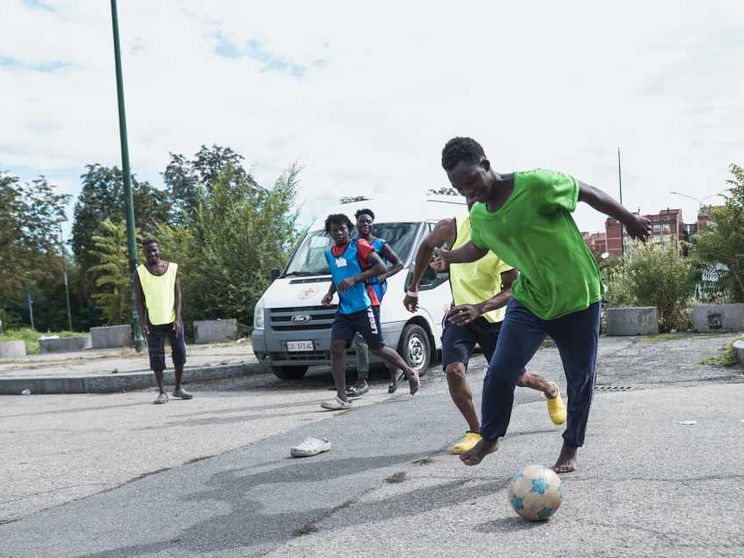 Leone XIV: migranti e rifugiati possono diventare missionari di speranza