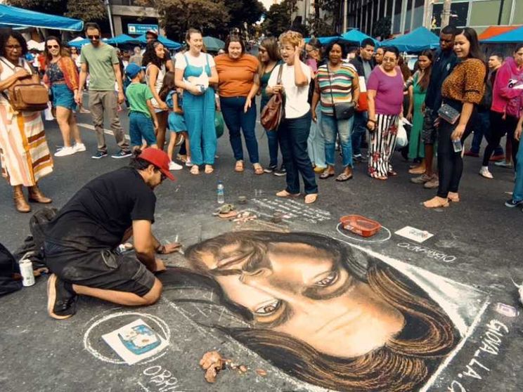 Giovanni, zaino in spalla: «Così sono diventato un madonnaro di strada»