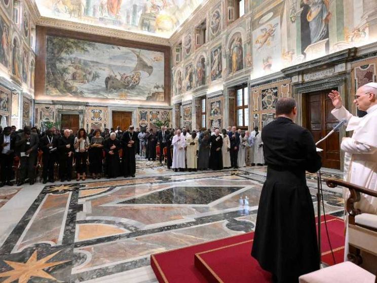 Il Papa ai saveriani: siate contagiati dalla gioia del Vangelo