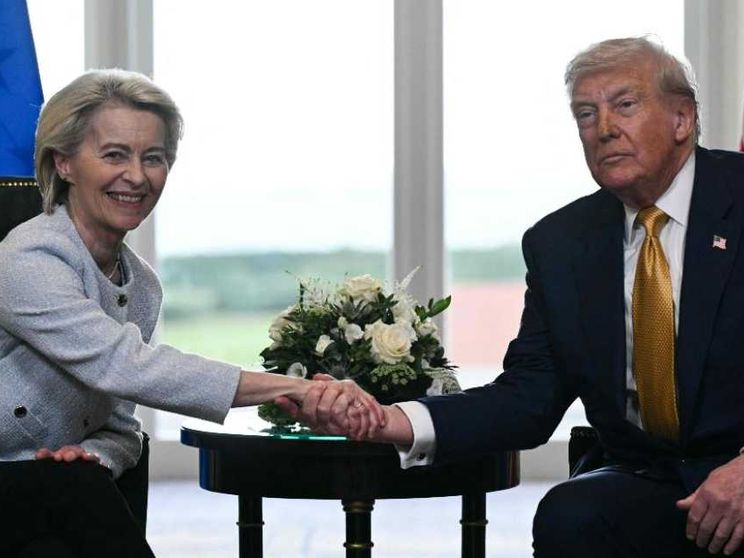 Usa e Ue trovano un accordo sui dazi, ma Francia e Germania lo bocciano