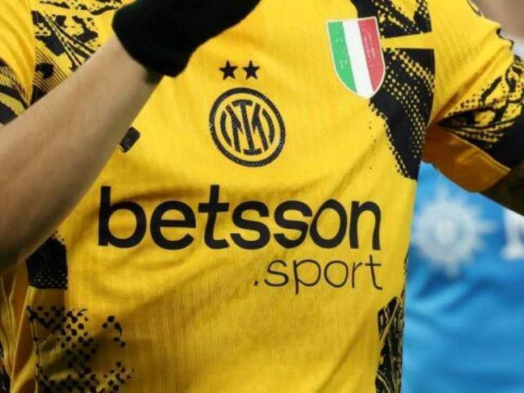 Le scommesse sul calcio sono fuori controllo: così si tradisce la Carta