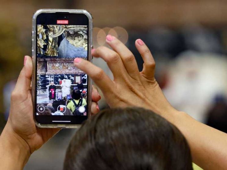 Leone XIV agli influencer: «Non contano i follower. Siate agenti di comunione»