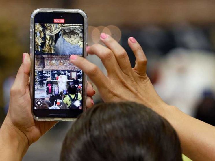 Leone XIV agli influencer: «Non contano i follower. Siate agenti di comunione»