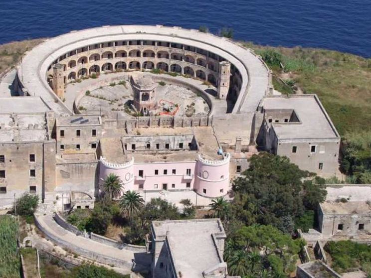 Ventotene, l'ex carcere di Pertini diventa un luogo della memoria