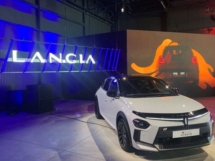 Lancia Ypsilon: arrivano la HF Line ibrida e la HF elettrica