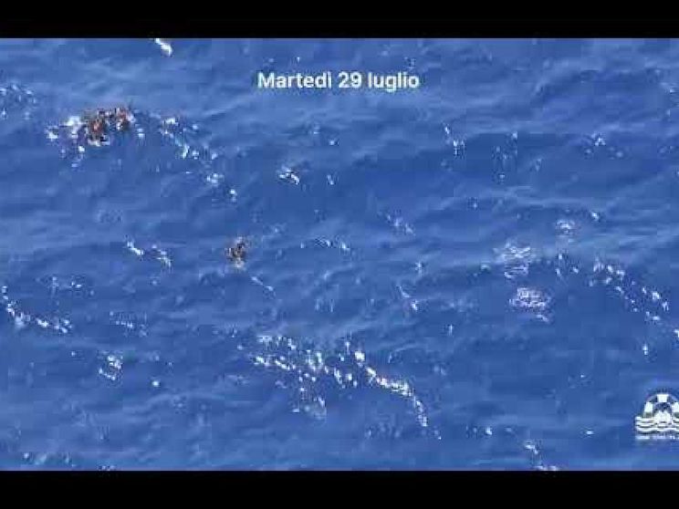 Due bimbi morti in un naufragio: «Nessuno è intervenuto per salvarli»