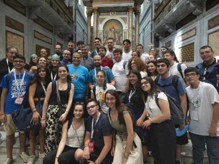 La «Professione di fede» dei giovani: insieme preghiamo per la pace