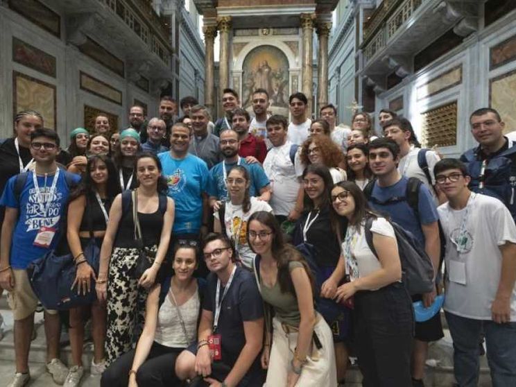 La «Professione di fede» dei giovani: insieme preghiamo per la pace