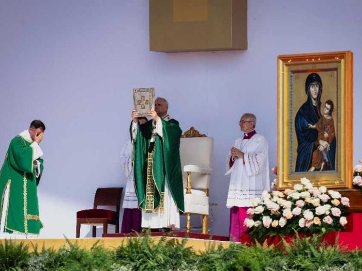 «Voi il segno che un mondo diverso è possibile»: il Papa incoraggia i giovani
