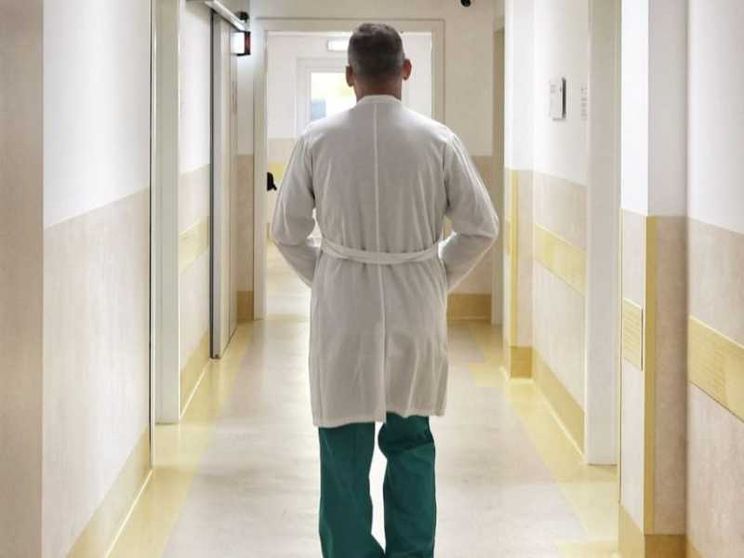 Medici, cos'è lo "scudo penale" e perché è stato ancora rimandato