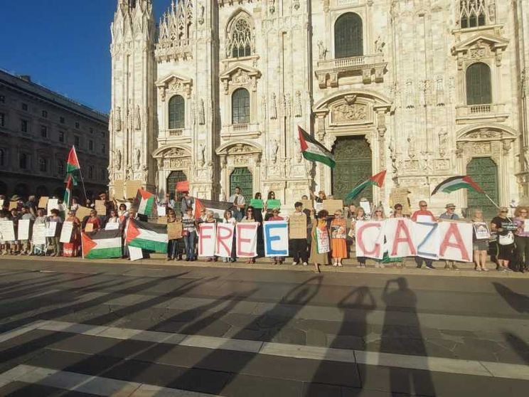 Un'ora al giorno, da giugno: il sit-in silenzioso per Gaza in Piazza Duomo